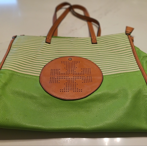 GOLD LEATHER COACH HANDBAG. TORY BURCH Green Handbag - Picture 5 of 10